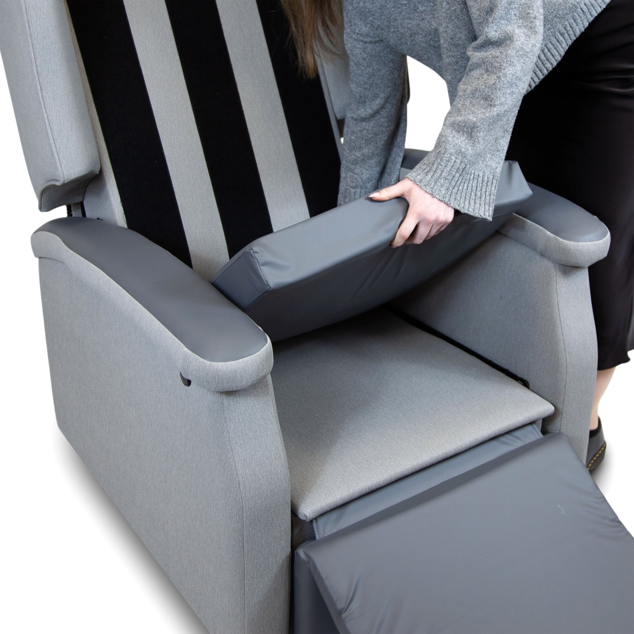 Lifting Seat Cushion.jpg scaled Repose Furniture Lynton